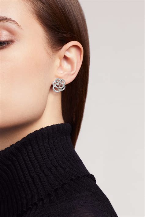 chanel camélia earrings